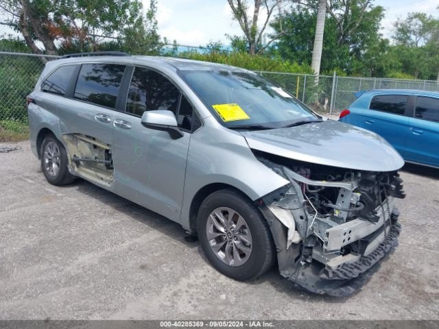 2021 TOYOTA SIENNA