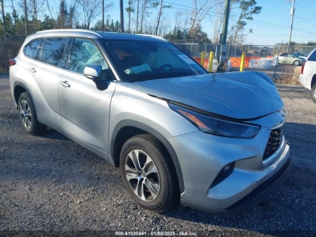 2022 Toyota Highlander v6